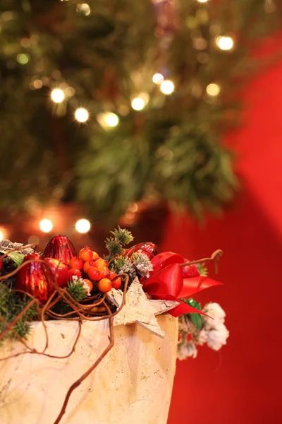 Kerstmis Stilleven met rode bessen — Stockfoto