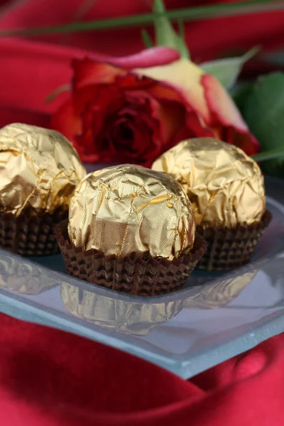 チョコレートとバラ — ストック写真
