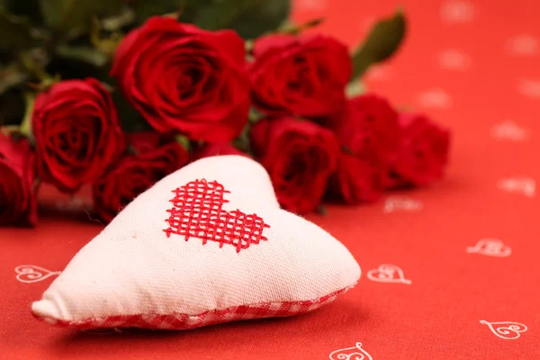 Embroidered heart and roses — Stock Photo, Image