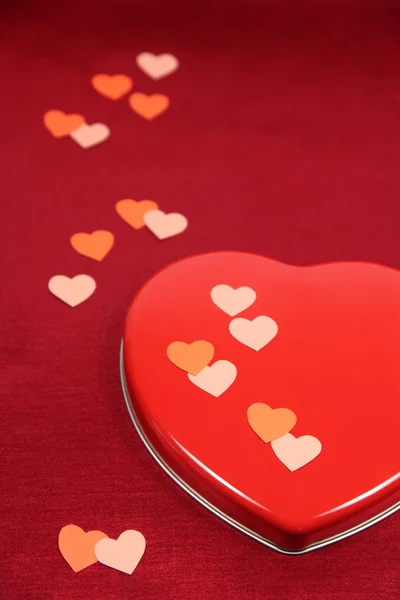 Küçük kalpler ile kutu kalp şeklinde — Stok fotoğraf
