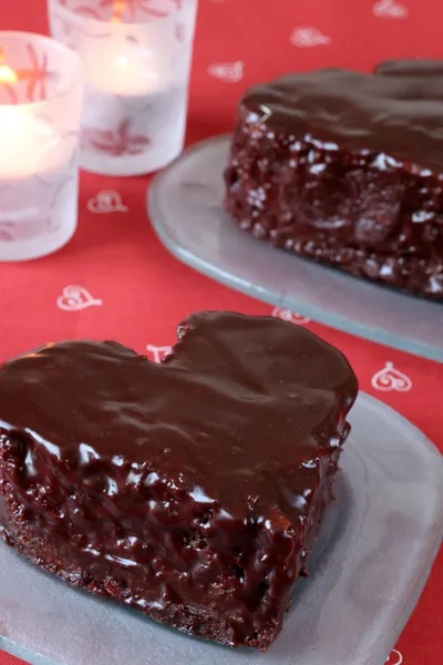 Čokoládový dort ve tvaru srdce — Stock fotografie