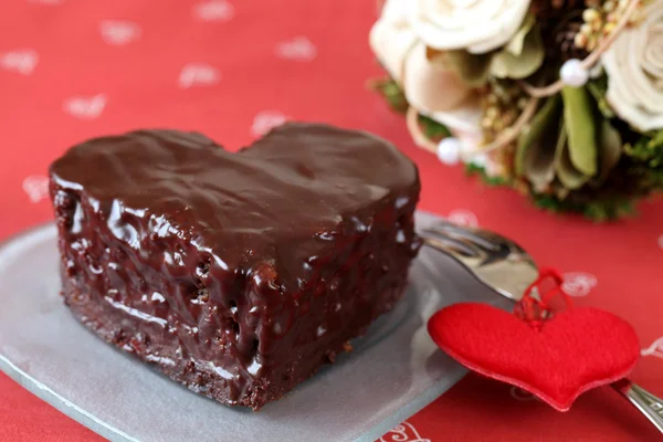 Čokoládový dort ve tvaru srdce — Stock fotografie
