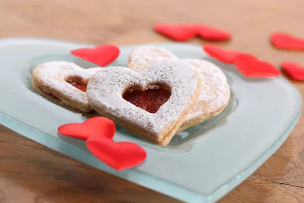 Shortbread hearts and confetti — Stock Photo, Image