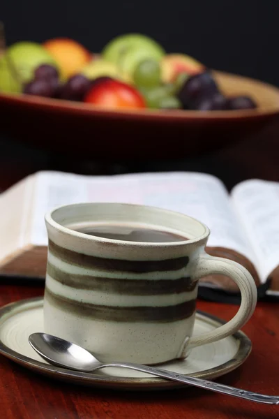 Kahve ve İncil — Stok fotoğraf