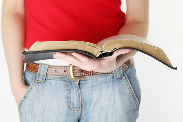 Reading the Bible — Stock Photo, Image