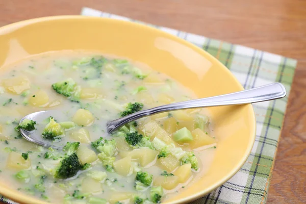 Broccoli soup with potatoes — Stock Photo, Image