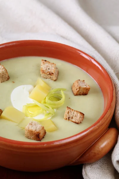Leek and potato soup — Stock Photo, Image