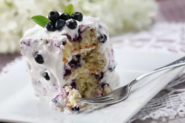 Blåbär tårta med gräddfil — Stockfoto