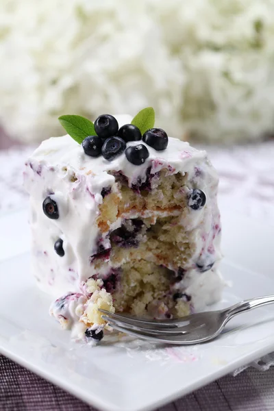 Blueberry cake with sour cream — Stock Photo, Image