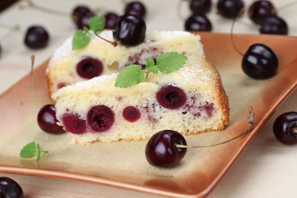 Cherry spons cake — Stockfoto