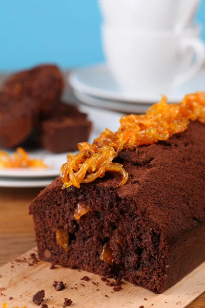 Schokoladenkuchen mit kandierter Orangenschale — Stockfoto
