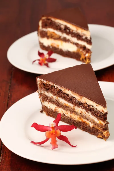 Pastel de chocolate con queso y mermelada de albaricoque —  Fotos de Stock