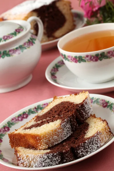 Marble tårta med te — Stockfoto
