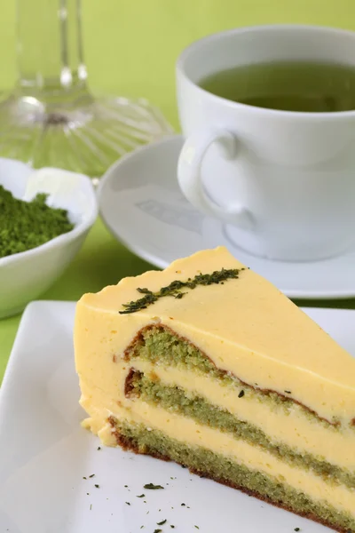 Зеленый чайный пирог — стоковое фото