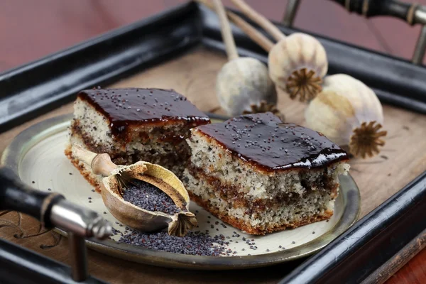 罂粟籽蛋糕的梅子酱 — 图库照片