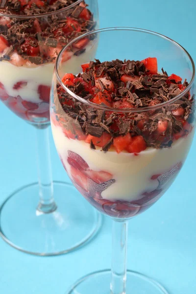 草莓和巧克力甜点 — 图库照片