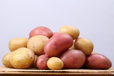 Red and white potatoes clipart