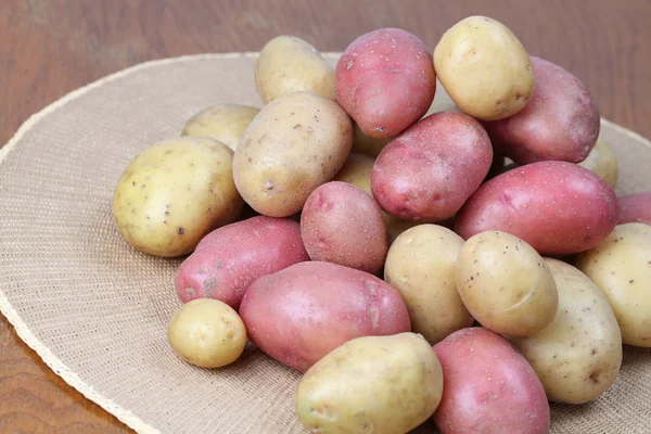 Batatas vermelhas e brancas — Fotografia de Stock