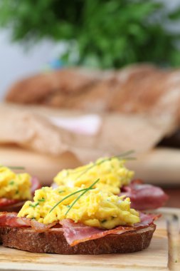 Scrambled eggs and bacon clipart