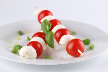 Caprese salatası