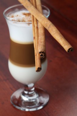 tarçın ile Cafe latte