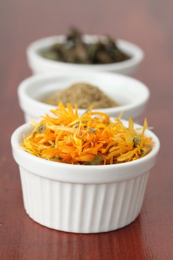 çay toplama - pot kadife çiçeği
