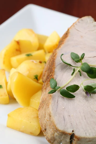Stekt tonfisk med potatis — Stockfoto