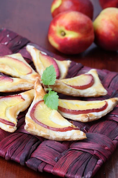 Puff pastry with nectarines — Stock Photo, Image