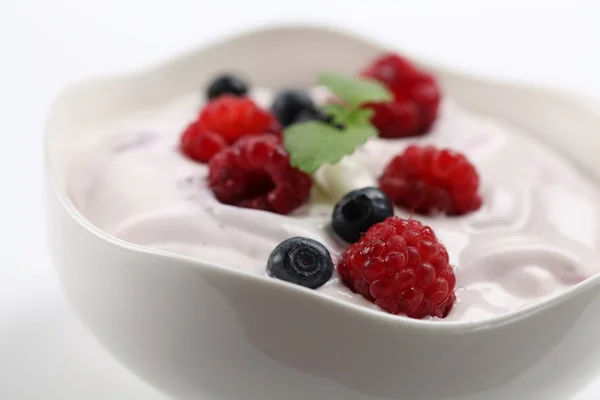 Yogurt con lamponi e mirtilli — Foto Stock