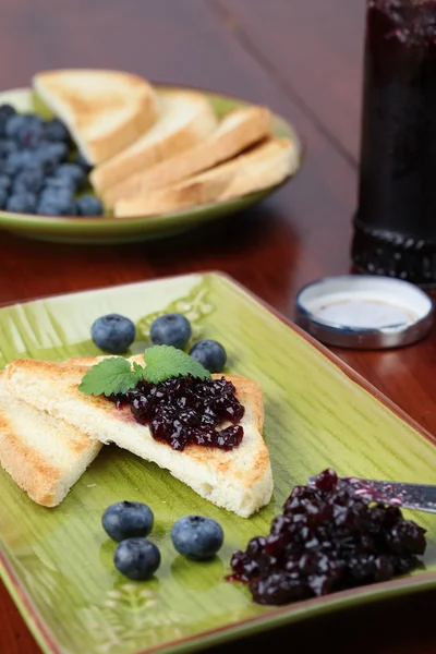 Blueberry jam tosty — Zdjęcie stockowe