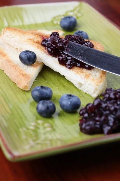 Blueberry jam toast — Stock Photo, Image