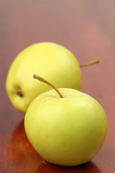 Zelený bio jablka — Stock fotografie