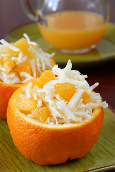 Lahana ve portakal salatası — Stok fotoğraf