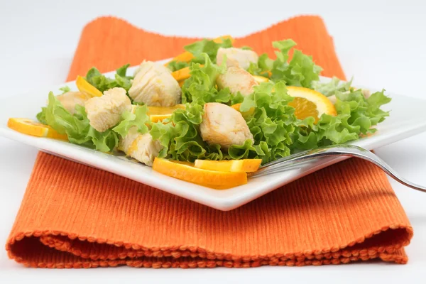 Куриный салат с апельсинами — стоковое фото