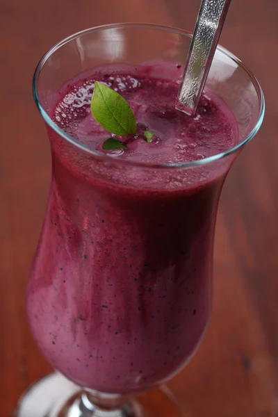 Blueberry milk shake med gräddfil — Stockfoto