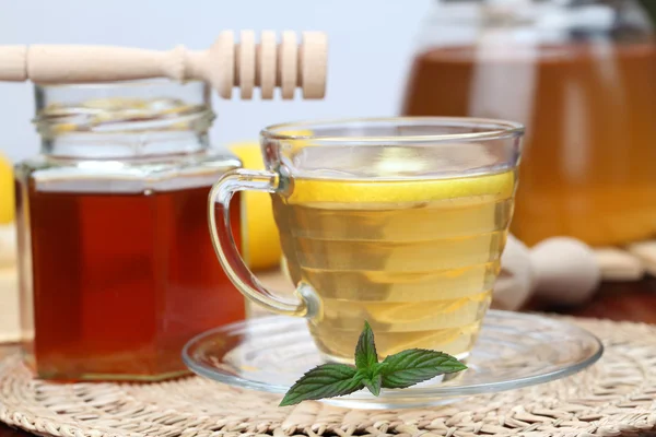茶与蜂蜜和柠檬 — 图库照片
