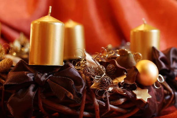 Advent wreath with gold candles — Stock Photo, Image