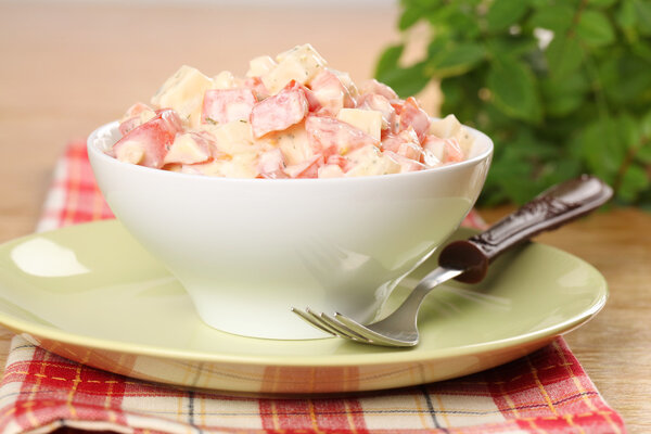 Салат с помидорами
