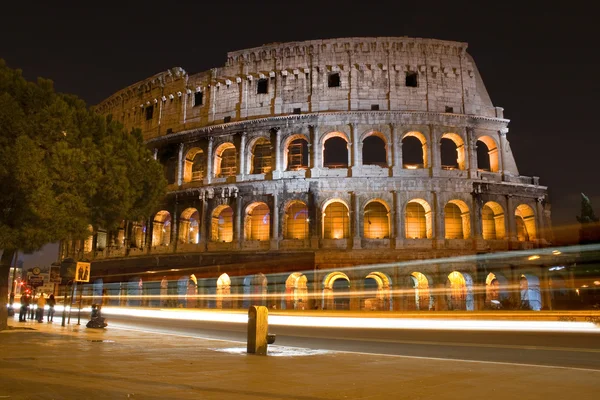 Koloseum w Rzymie, w nocy — Zdjęcie stockowe
