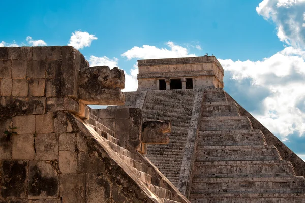 Maya ruïnes in Chichén Itzá. — Stockfoto