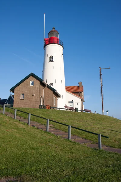 Urk，在荷兰的一个渔村的灯塔 — 图库照片