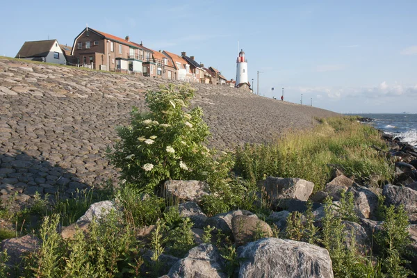 Urk，在荷兰的一个渔村的灯塔 — 图库照片