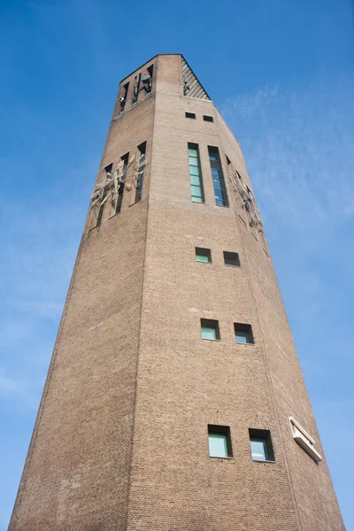 Gran torre de ladrillos en los Países Bajos — Foto de Stock