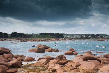 kayalık sahilleri, fırtına, Fransa tehdit ile brittany