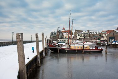 Hollandalı balıkçılık Köyü urk kışın Harbor
