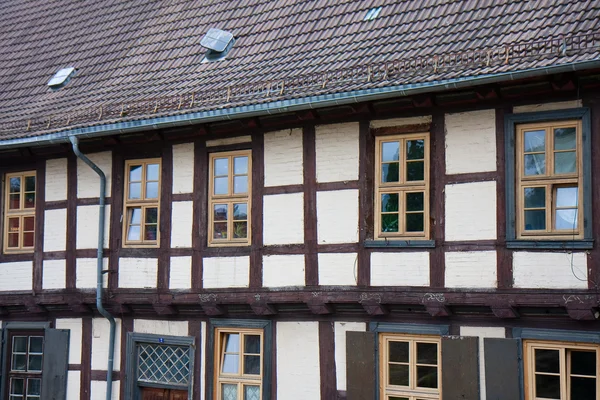 Fachada da antiga cidade histórica Quedlinburg, Alemanha — Fotografia de Stock