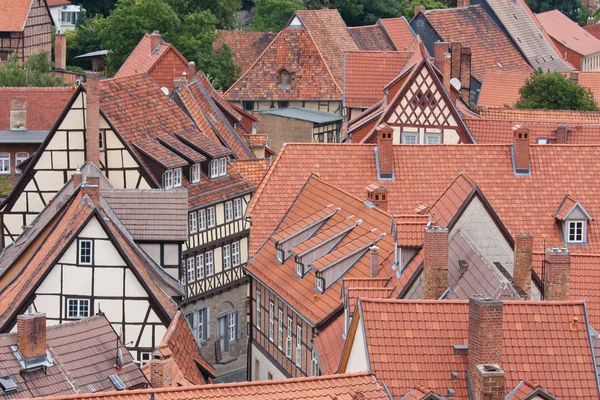 Flybilde av den tyske middelalderbyen Quedlinburg – stockfoto