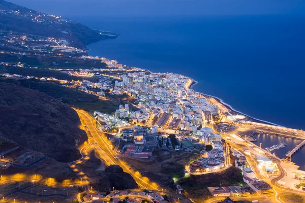 Paesaggio urbano di notte di Santa Cruz, capitale di La Palma — Foto Stock