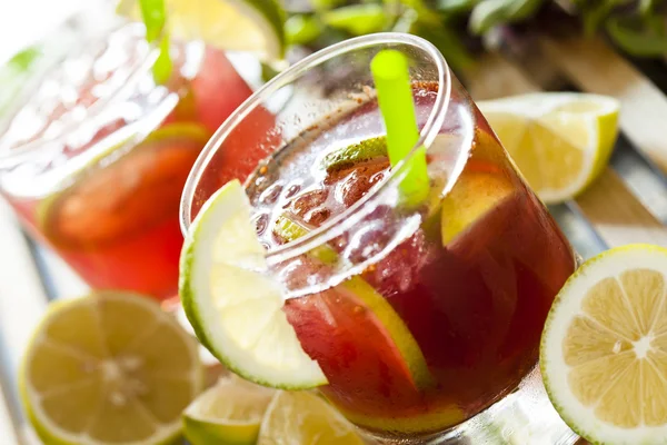 Cocktail de cereja e limão — Fotografia de Stock