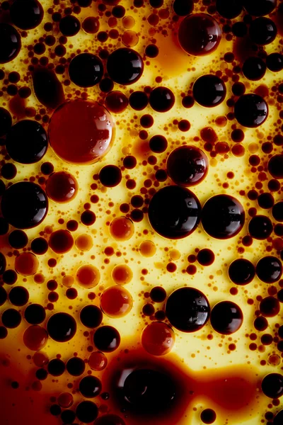 Vinäger bubblor i olivolja — Stockfoto